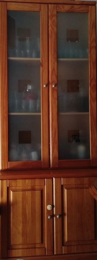 Vitrina madera pino cristal y mueble bajo 2 puerta