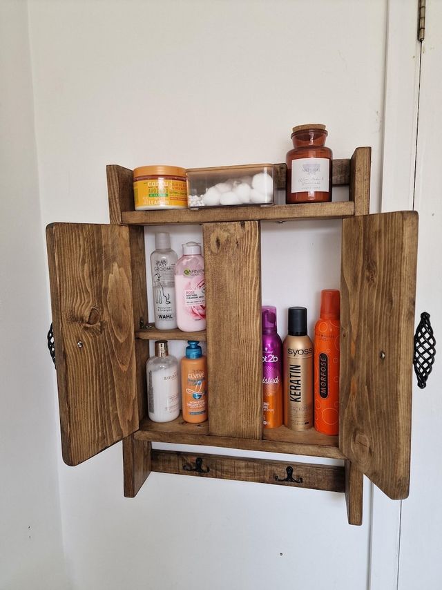 Armario Botiquín de madera hecho a mano