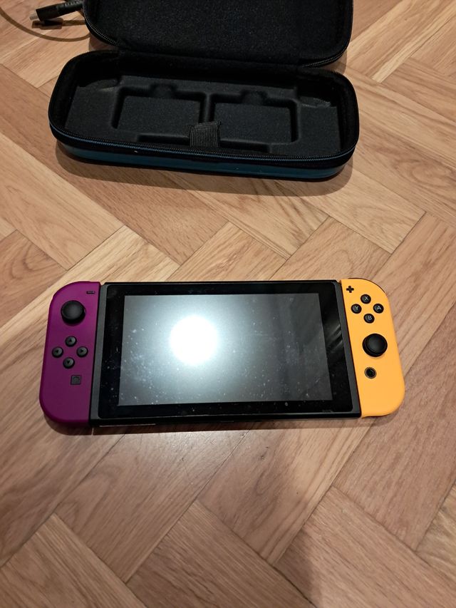 Nintendo Switch - Laranja e Roxo