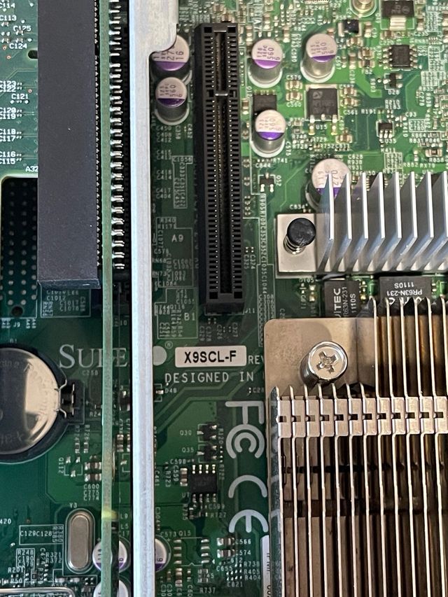 Servidor Supermicro 813M-4
