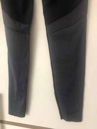 Leggings Oysho negros y verde azulado