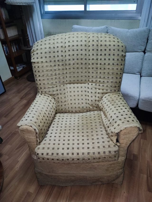 Pareja sillones orejeros beige - Mecedora