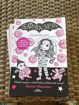 Isadora Moon va de viaje (Isadora Moon 9) (Span...