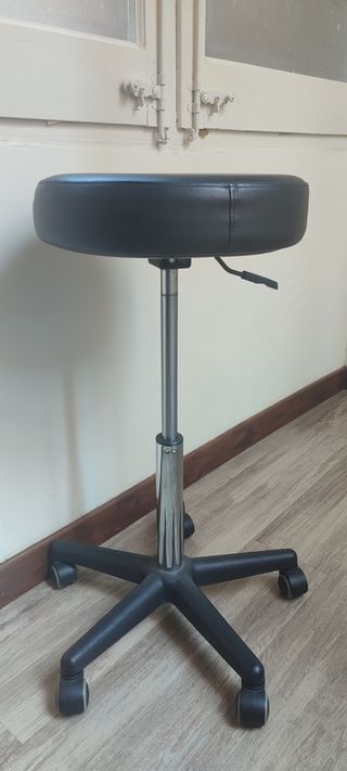 Taburete giratorio negro - Ajustable
