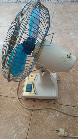 Ventilador KDK vintage azul