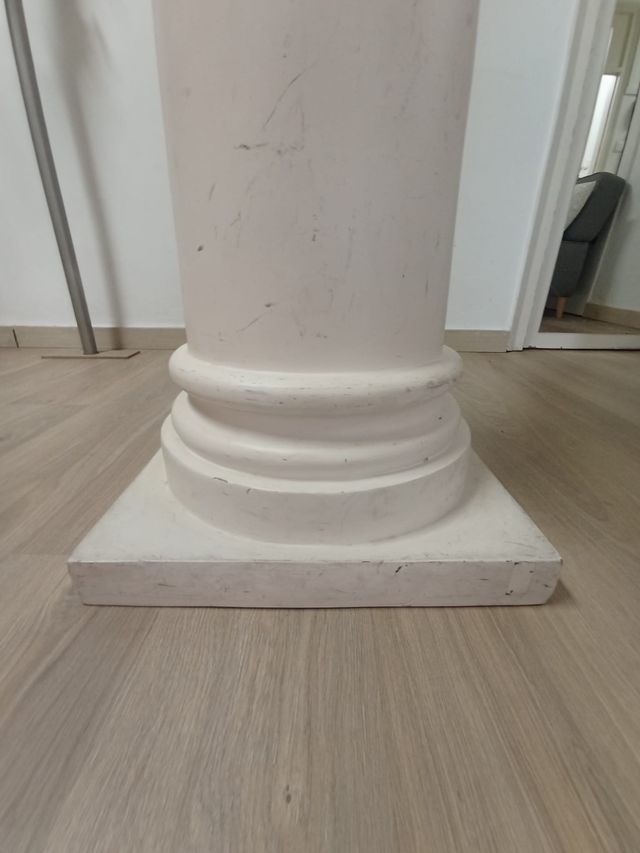 Columna decorativa rosa pastel casi blanco  2,18m
