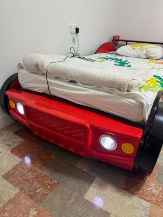 Cama coche niño