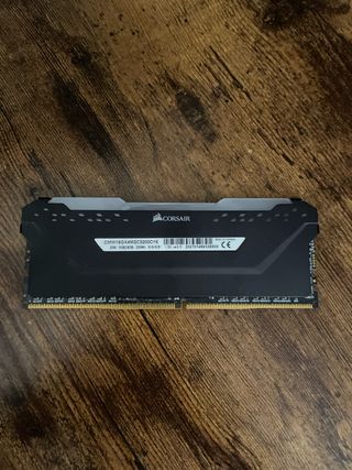 RAM Corsair Vengeance 16GB (8gb)