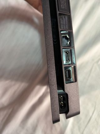 PS4 (PlayStation 4) 1TB - 3 Juegos