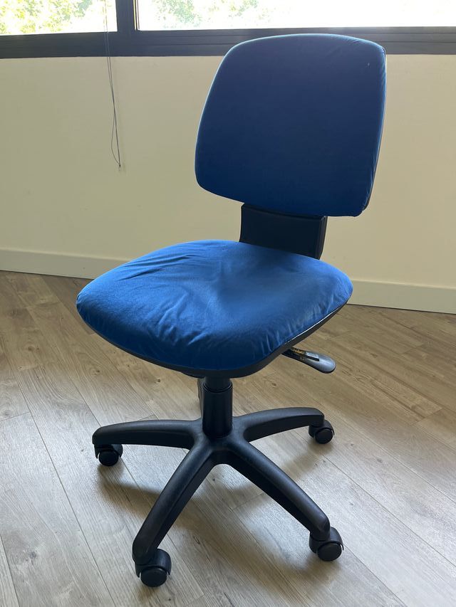 Silla oficina giratoria azul