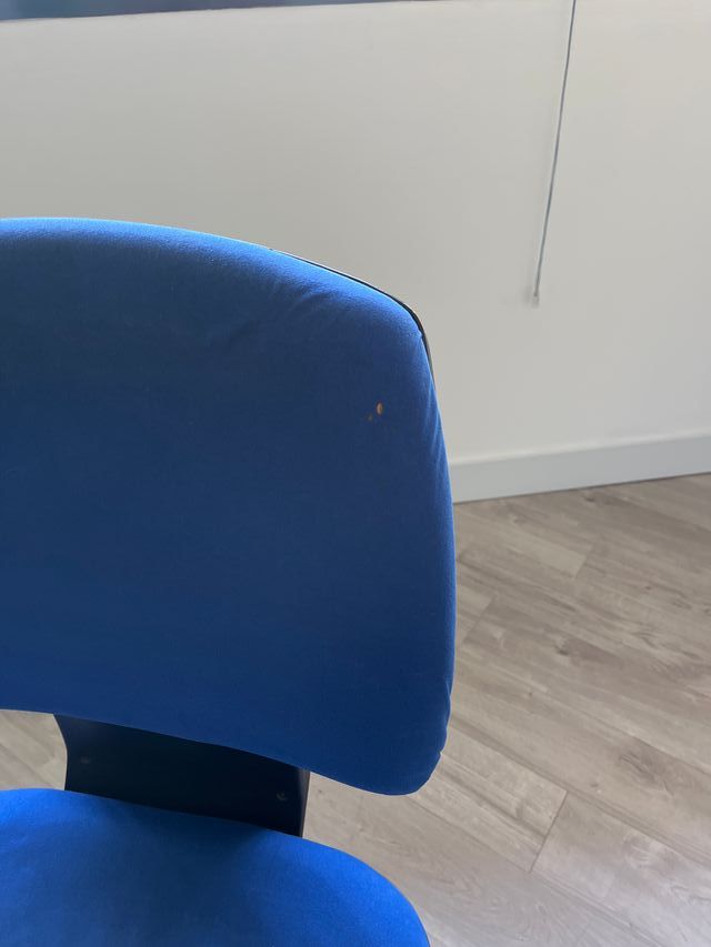 Silla oficina giratoria azul
