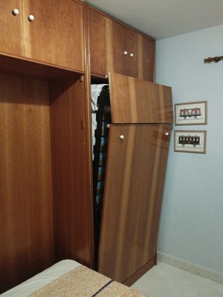 Cama plegable de madera. ESTA EN CANET DE BERENGUE