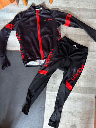 Conjunto de invierno ciclismo.
