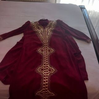 Abito pakistano bordeaux ricamato