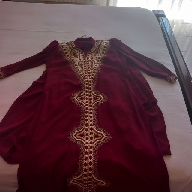 Abito pakistano bordeaux ricamato