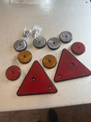 Reflectantes y tornillos para remolque