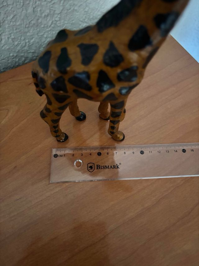 Jirafa papel maché decorativa