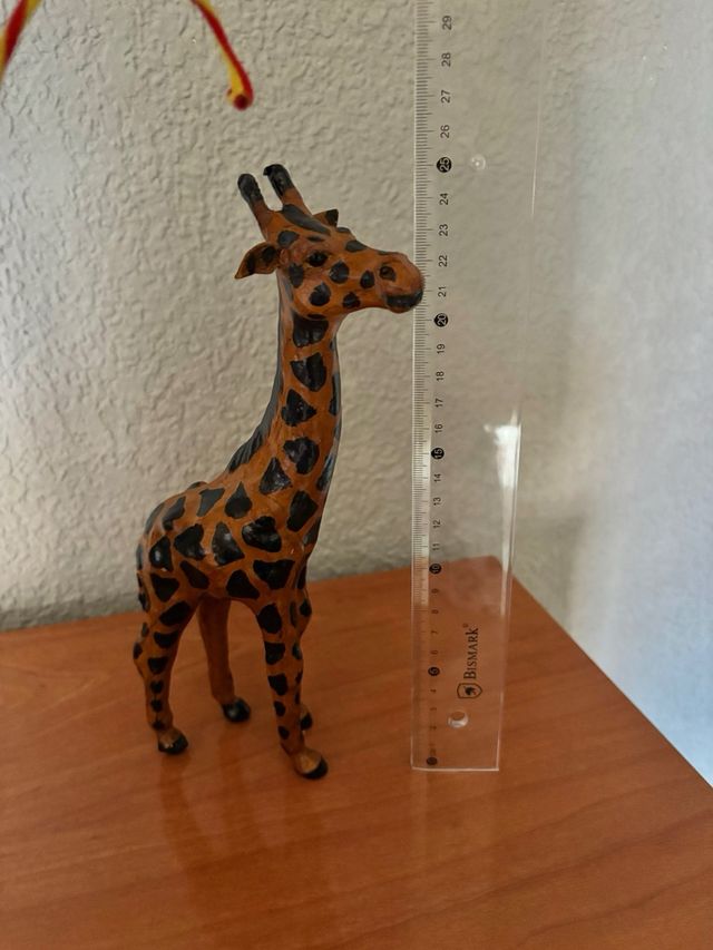 Jirafa papel maché decorativa