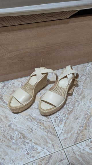 Cuñas Zara beige mujer