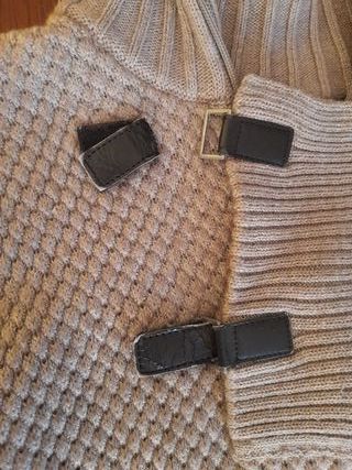 Maglione beige/grigio a collo alto