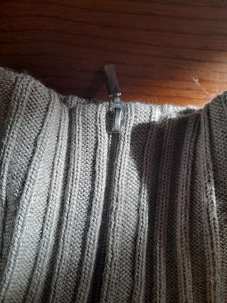 Maglione beige/grigio a collo alto