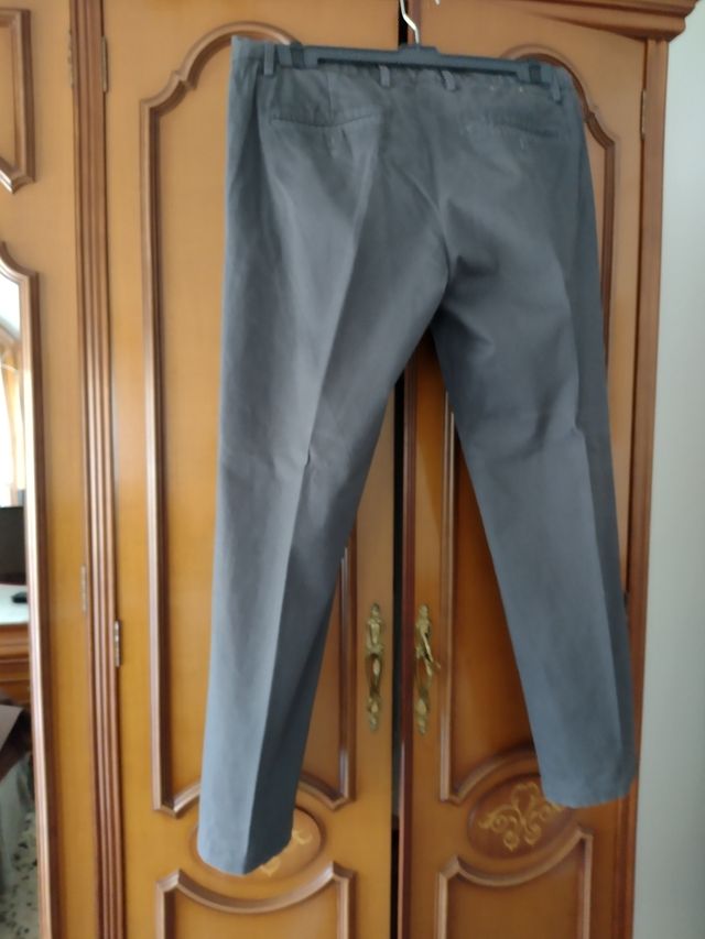 Pantalón gris hombre largo