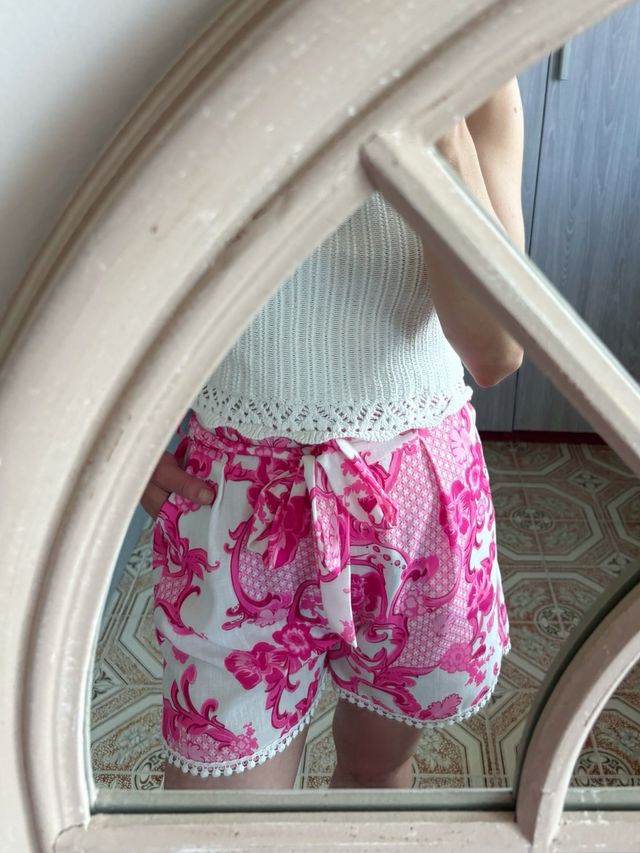 Shorts fantasia rosa