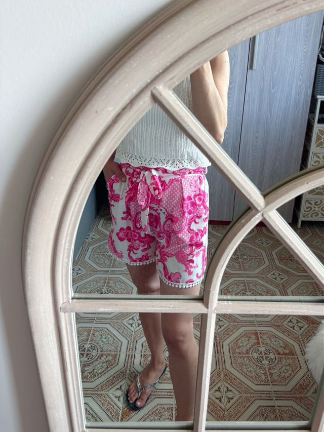 Shorts fantasia rosa