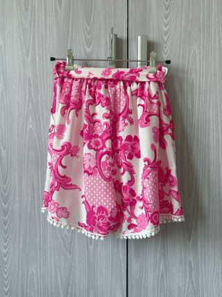 Shorts fantasia rosa 
