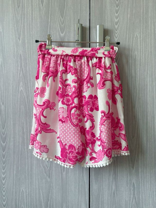 Shorts fantasia rosa