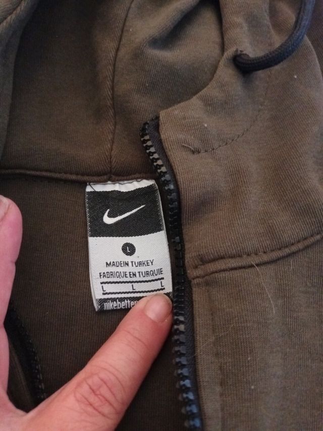 Sudadera Nike Verde Oliva y Blanca