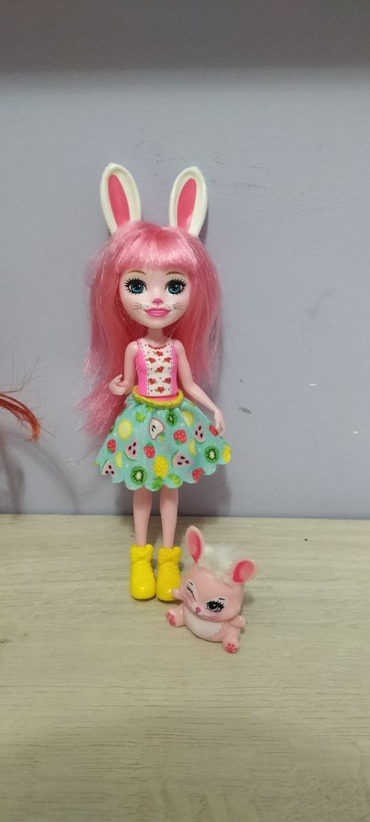 Muñecas Enchantimals y mascotas