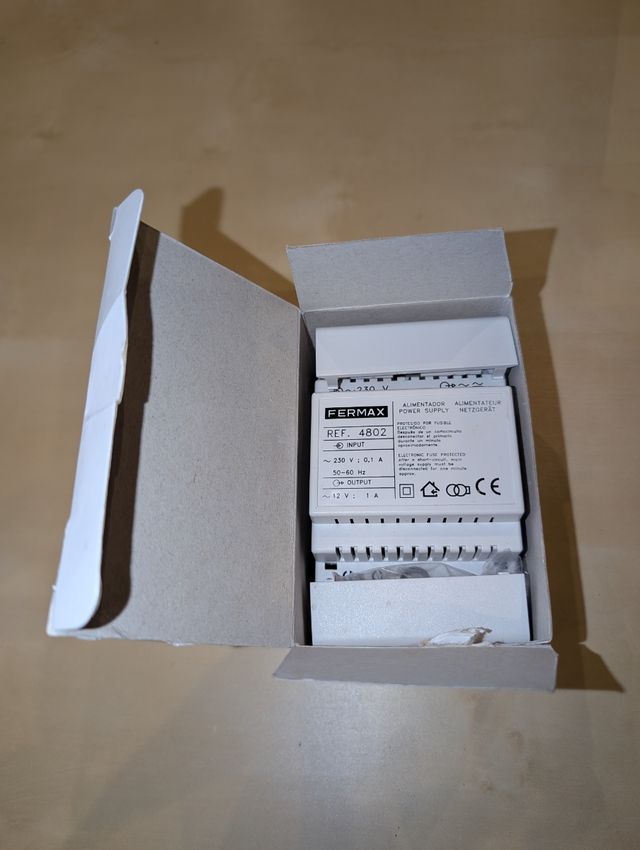 Alimentador Fermax 4802: Nuevo sin usar.