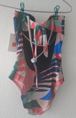 Bikini multicolor estampado.