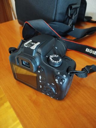Canon EOS 4000D - cámara réflex