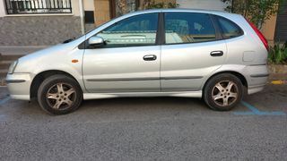 Nissan almera tino 2006