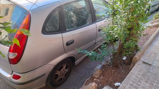 Nissan almera tino 2006