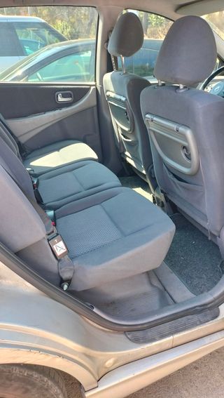 Nissan almera tino 2006