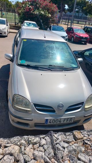 Nissan almera tino 2006