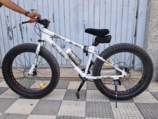 Fat Bike blanca - Bicicleta montaña