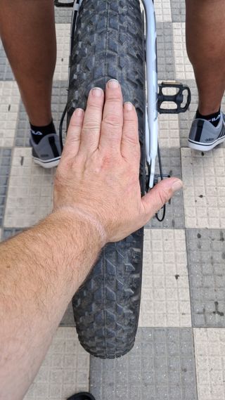 Fat Bike blanca - Bicicleta montaña