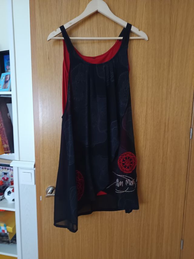 Vestido Desigual rojo y negro
