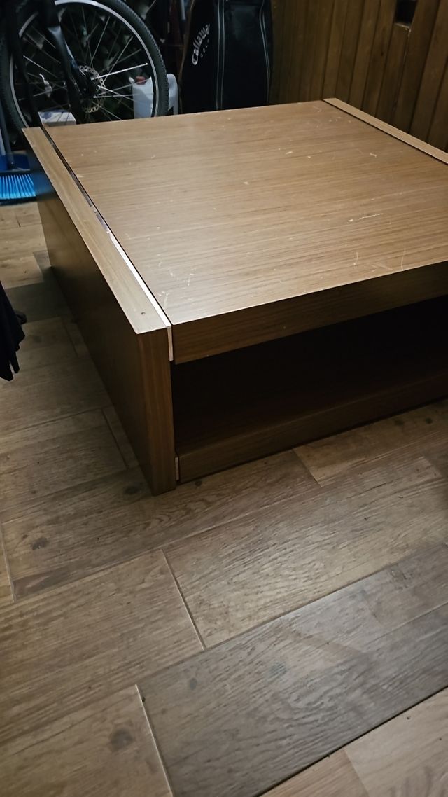 Mesa centro madera marrón de 1m×1m