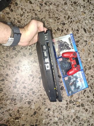 PS4 Slim 500gb + 3 juegos