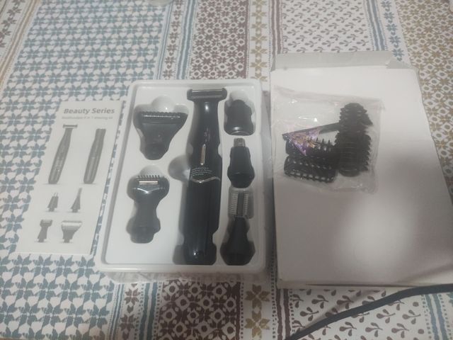 Máquina afeitar 6 en 1 - Negra