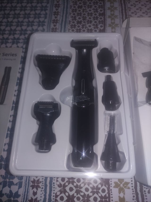 Máquina afeitar 6 en 1 - Negra