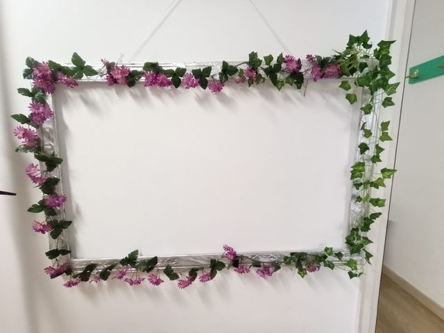 Marco plateado con flores - Decoración