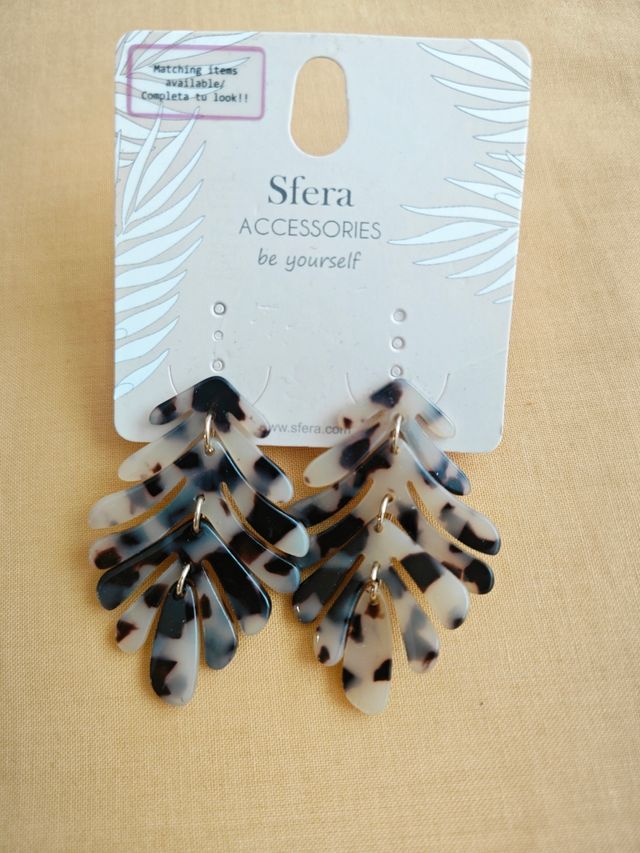 Pendientes Sfera - beige y negro