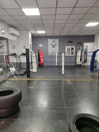 SE ALQUILA SALA EN TRIANA – IDEAL PARA YOGA, PILAT
