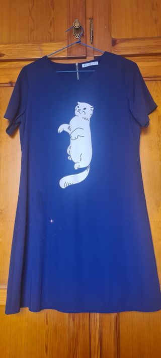 Vestido azul corto con gato